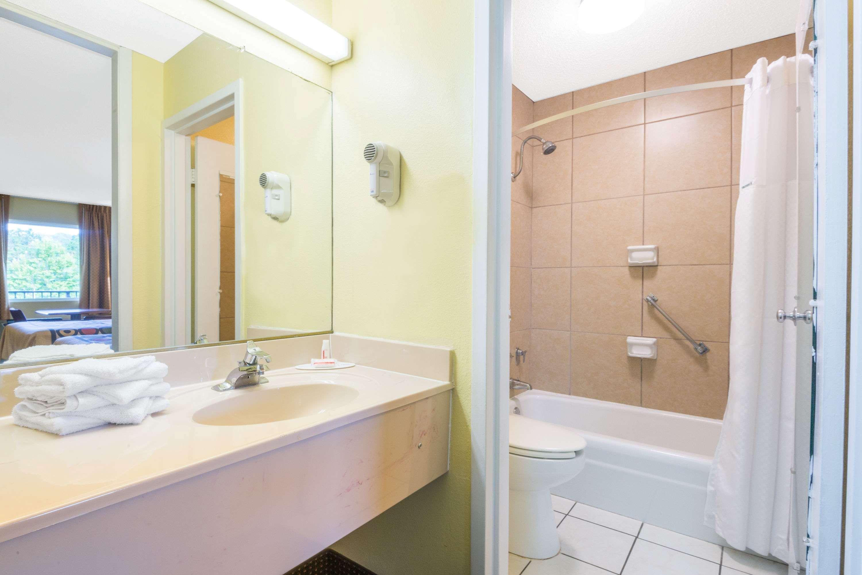 Motel Super 8 By Wyndham Williamsburg Extérieur photo