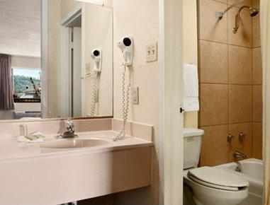 Motel Super 8 By Wyndham Williamsburg Extérieur photo